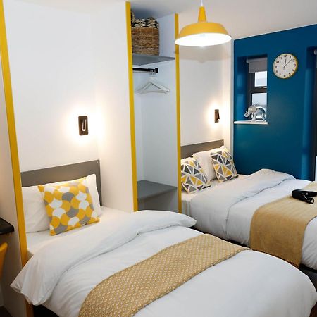 New Luxury Apartments In Central Location Next To Shops, Cafes, Bars & Metro London Bagian luar foto
