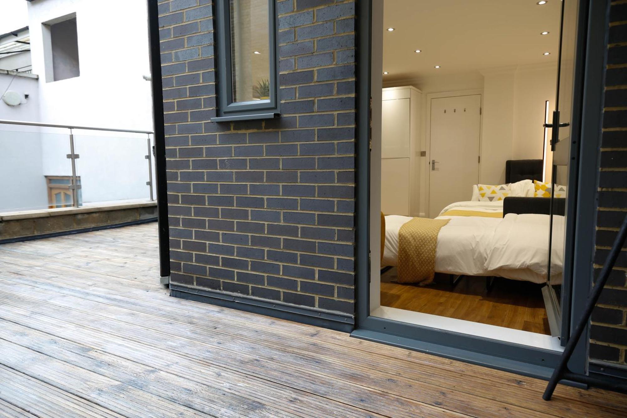 New Luxury Apartments In Central Location Next To Shops, Cafes, Bars & Metro London Bagian luar foto