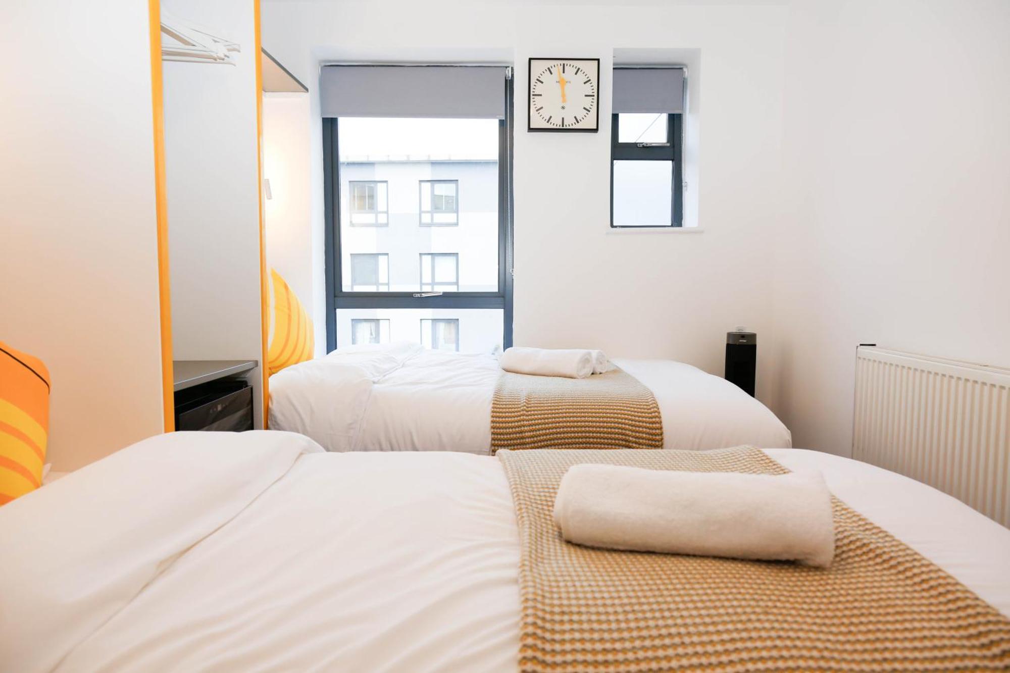 New Luxury Apartments In Central Location Next To Shops, Cafes, Bars & Metro London Bagian luar foto