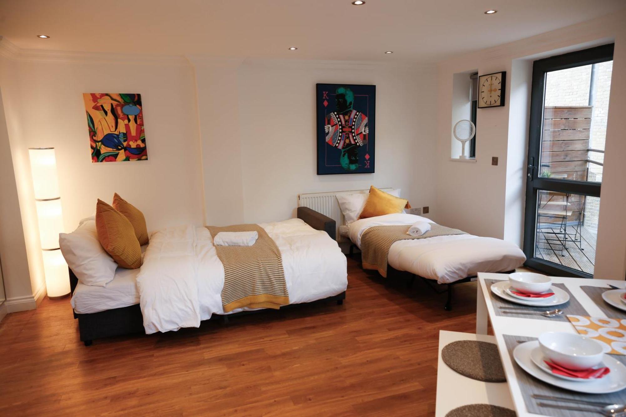 New Luxury Apartments In Central Location Next To Shops, Cafes, Bars & Metro London Bagian luar foto