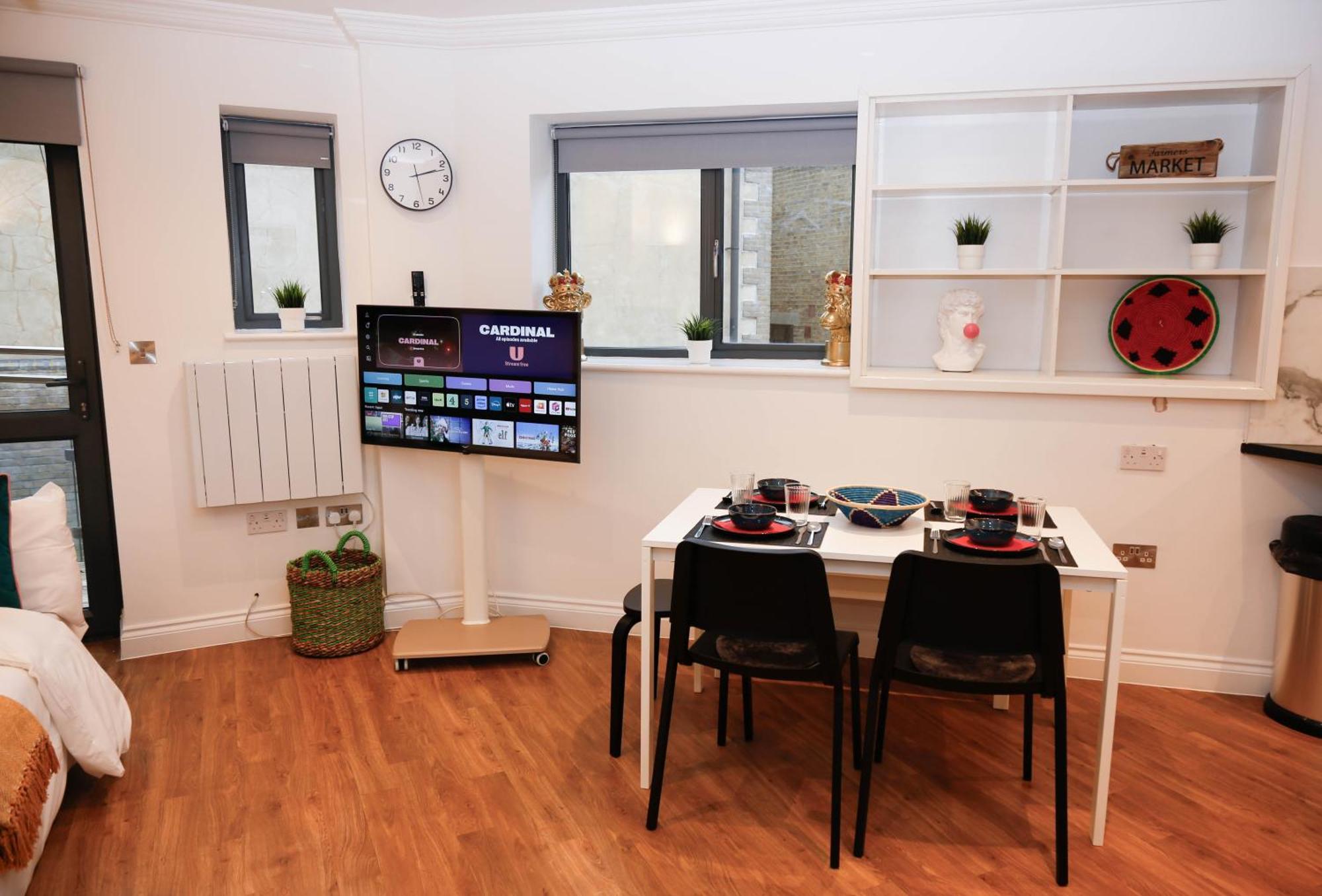 New Luxury Apartments In Central Location Next To Shops, Cafes, Bars & Metro London Bagian luar foto