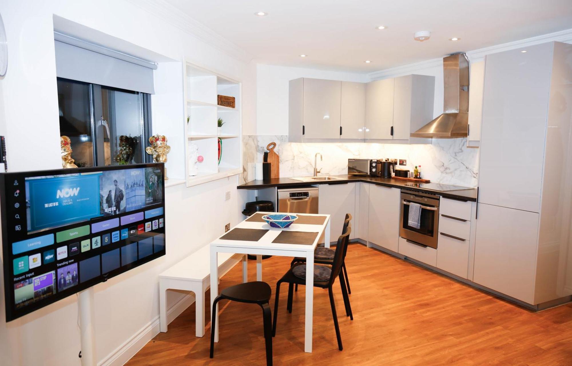 New Luxury Apartments In Central Location Next To Shops, Cafes, Bars & Metro London Bagian luar foto