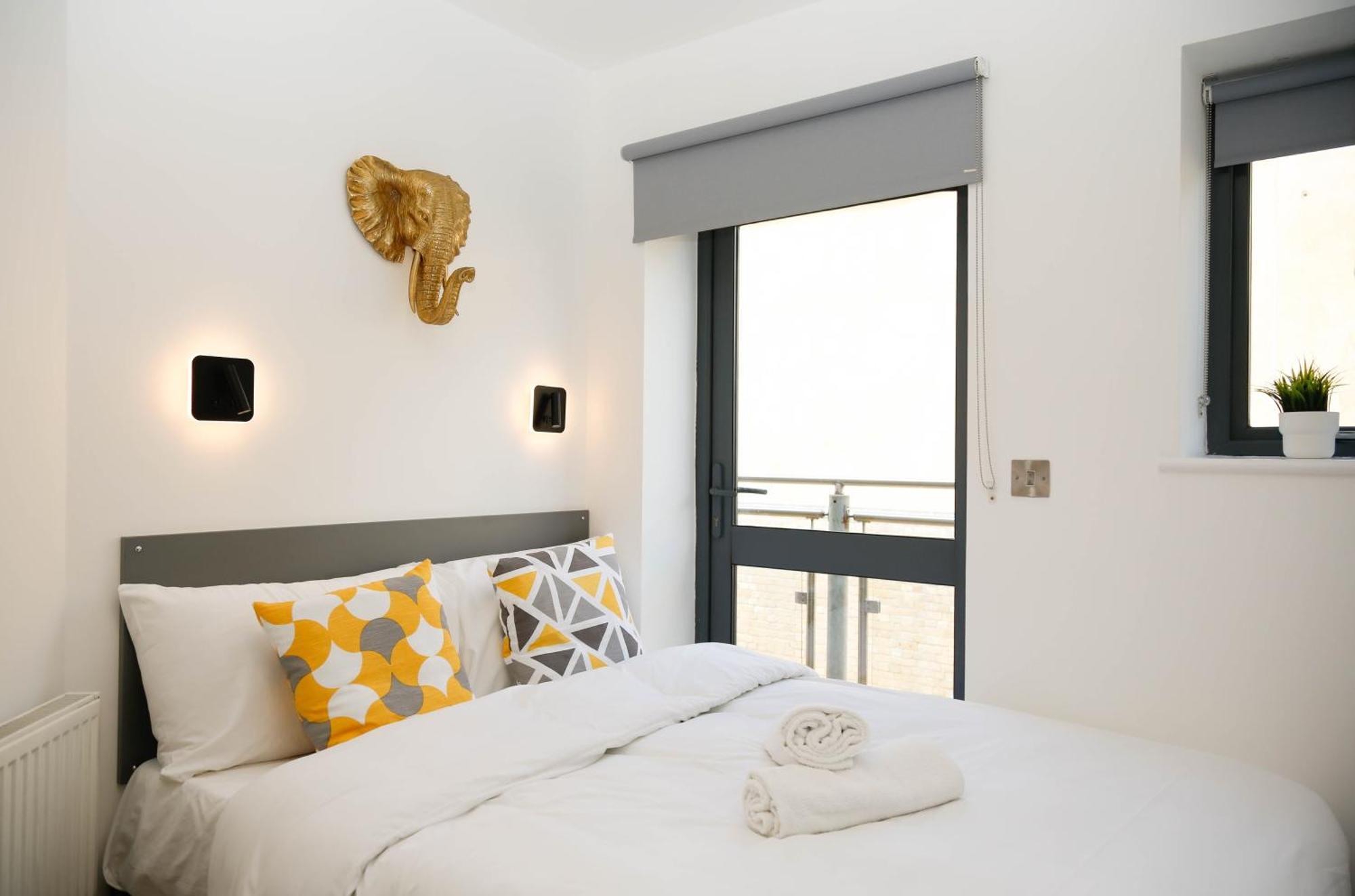 New Luxury Apartments In Central Location Next To Shops, Cafes, Bars & Metro London Bagian luar foto
